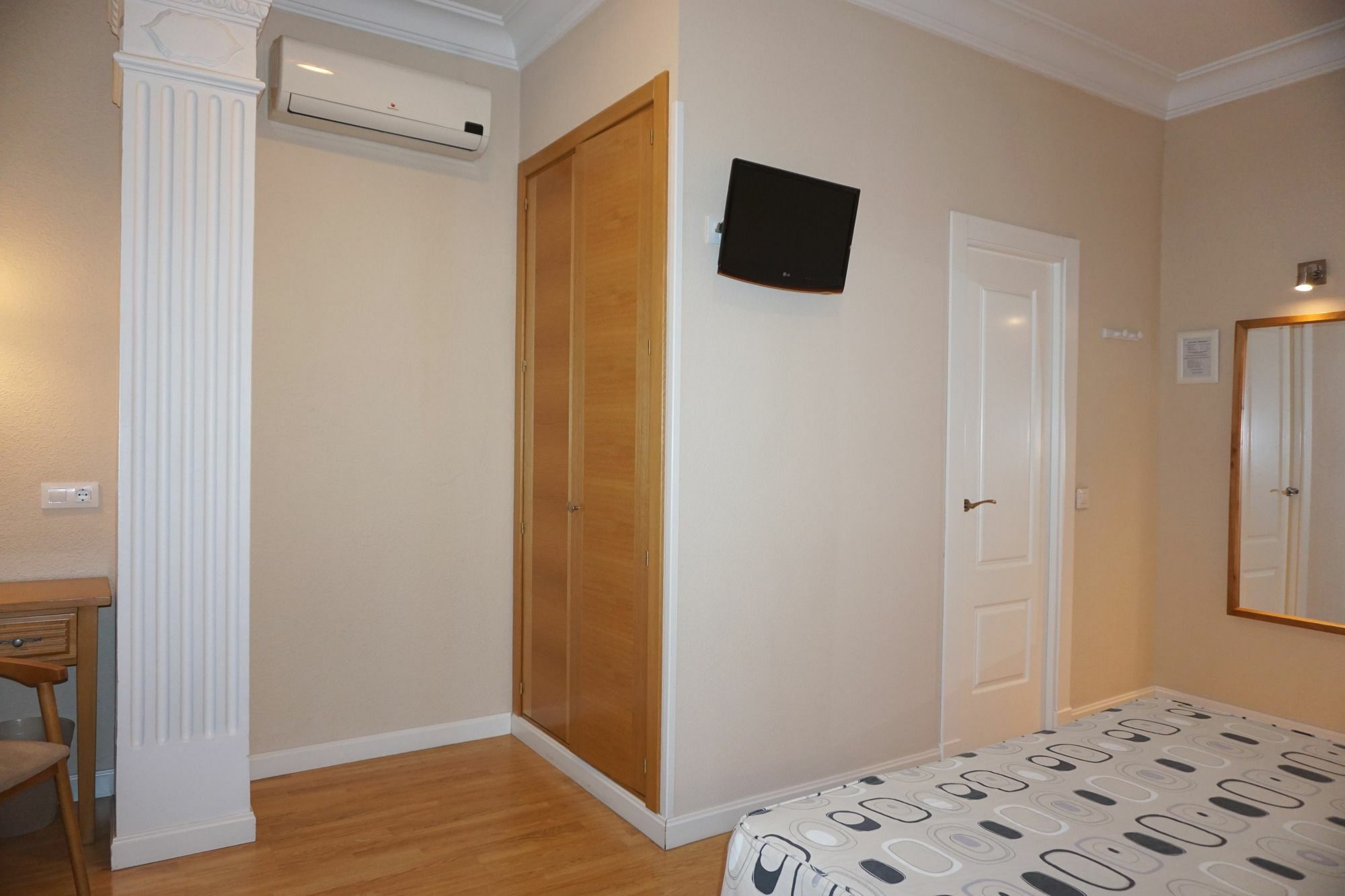 Hostal Santillan مدريد المظهر الخارجي الصورة