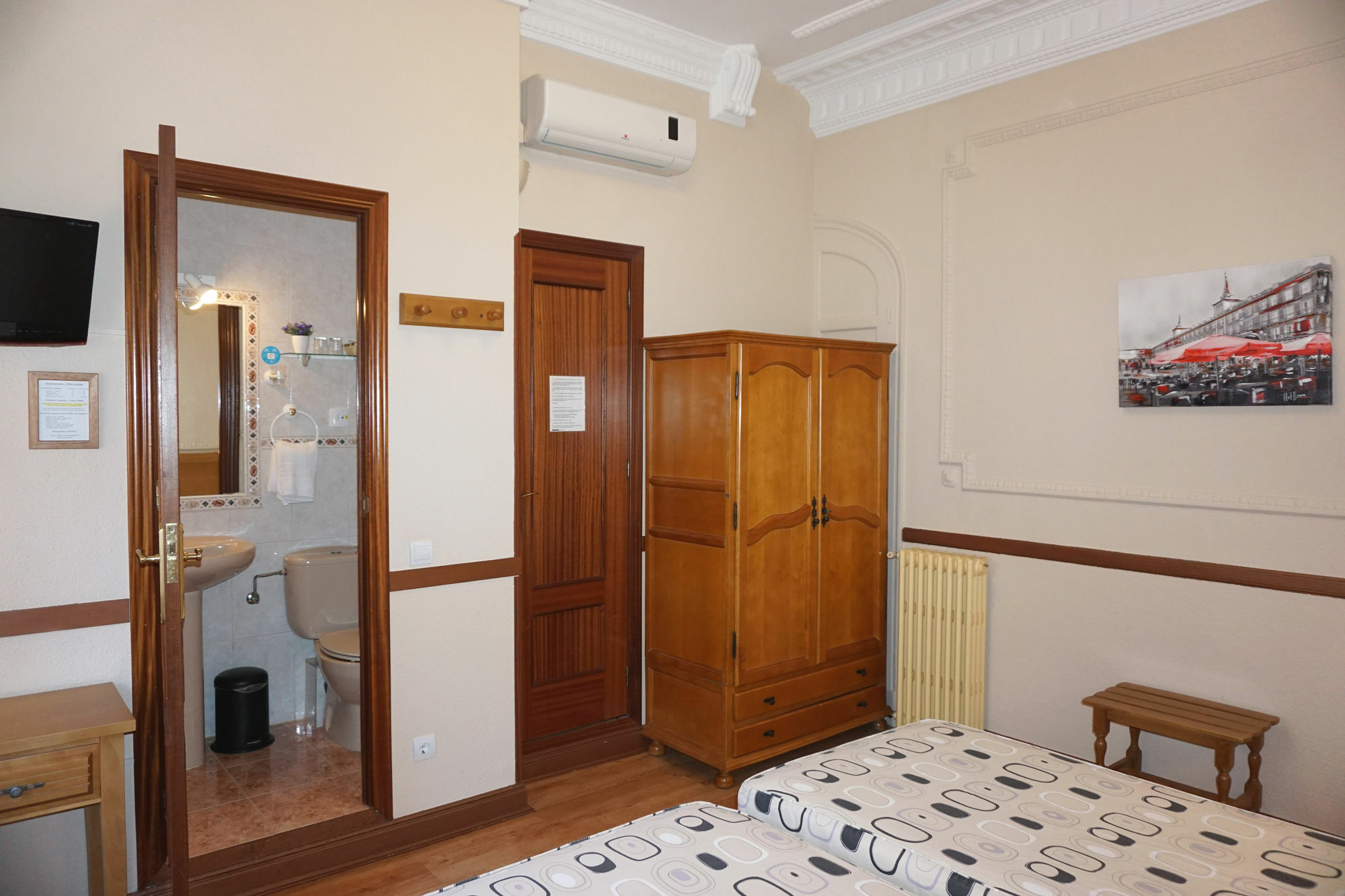 Hostal Santillan مدريد المظهر الخارجي الصورة