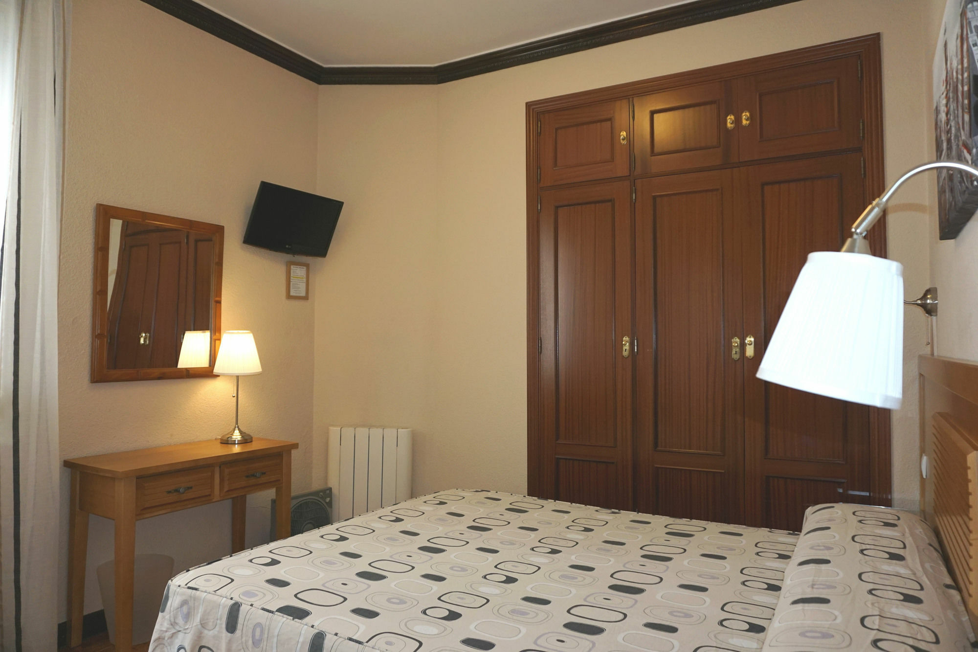 Hostal Santillan مدريد المظهر الخارجي الصورة