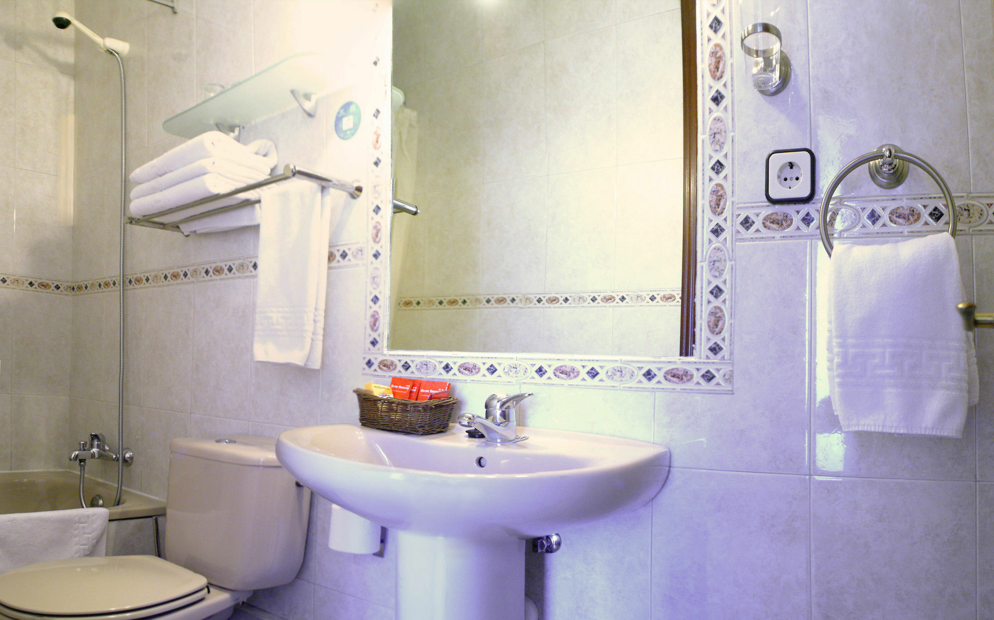 Hostal Santillan مدريد المظهر الخارجي الصورة
